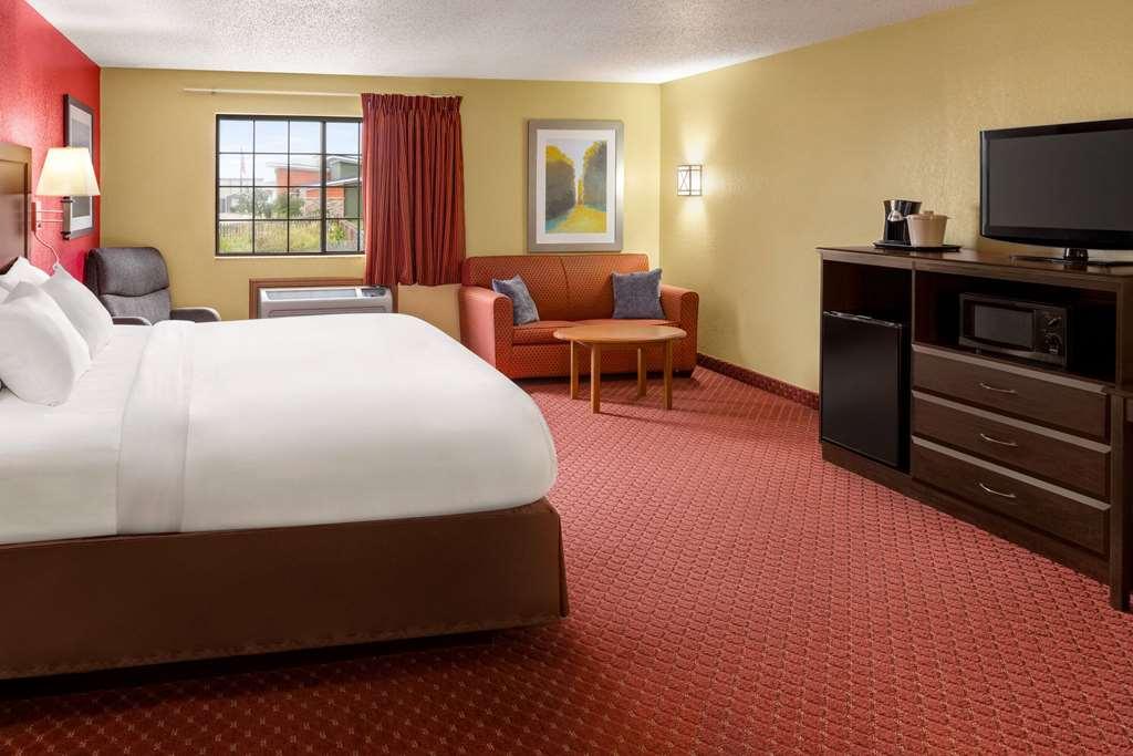 Baymont By Wyndham Cedar Rapids Quarto foto