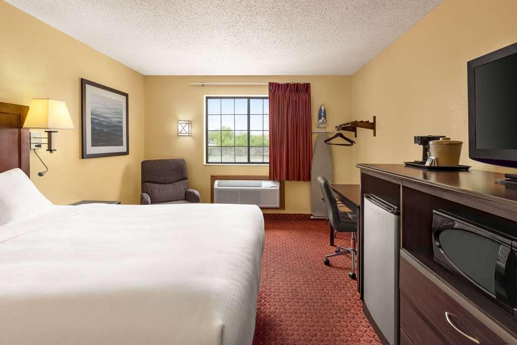 Baymont By Wyndham Cedar Rapids Quarto foto
