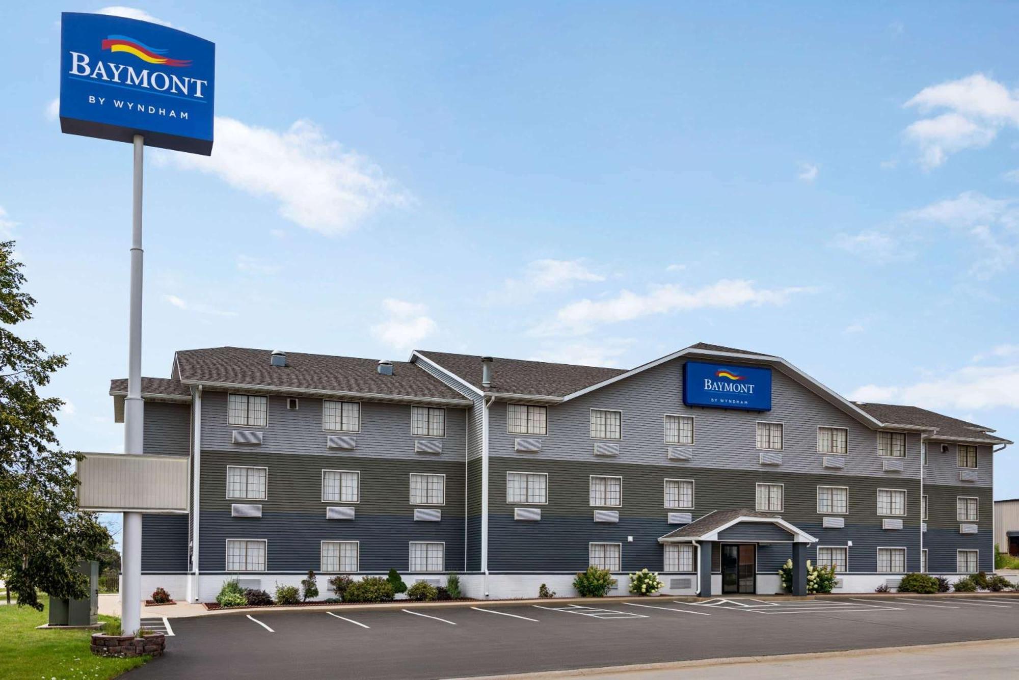 Baymont By Wyndham Cedar Rapids Exterior foto
