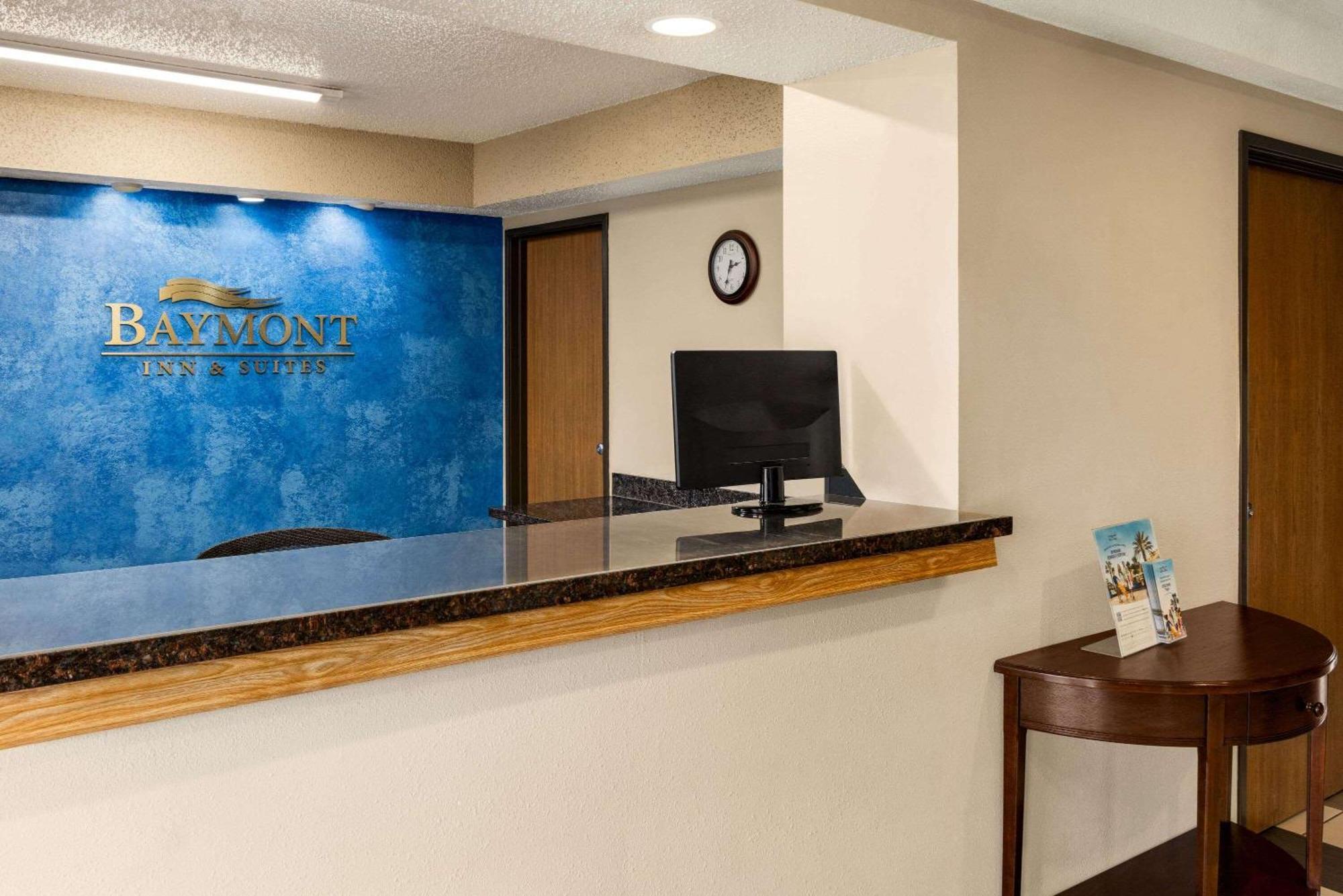 Baymont By Wyndham Cedar Rapids Exterior foto
